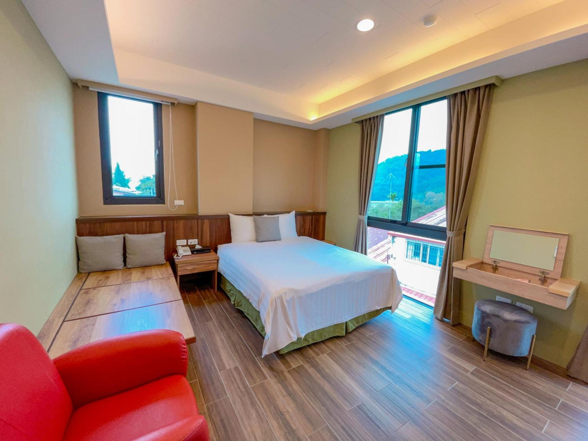 Zhaohong Homestay Yuchi Exterior photo